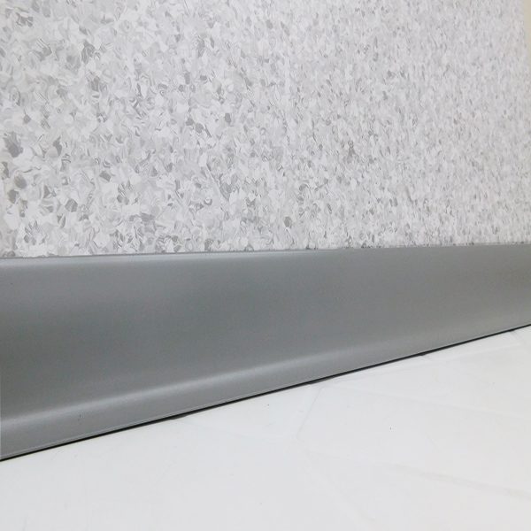 Guarda escobas PVC Residencial Humo